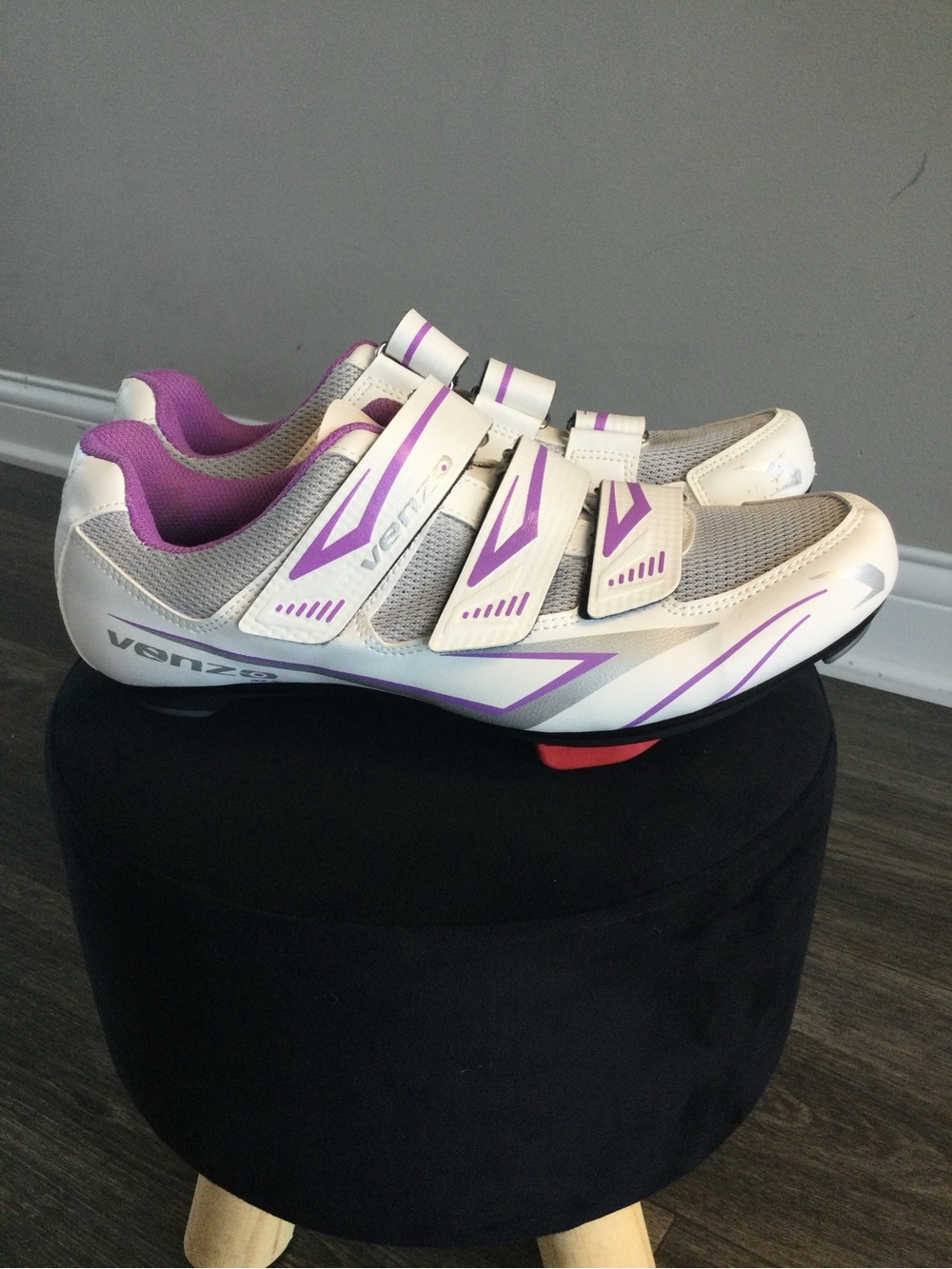 Venzo Unisex White and Purple Cycling Shoes